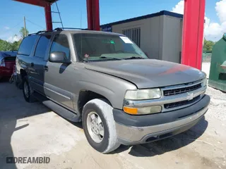 2003 Chevrolet Suburban LS with VIN 3GNEC16T83G127736, listed as a IAAI auction lot 41908096 with 272,610 mi miles. Bid and sale history available at carsss.com. Image 1.