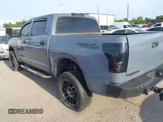 2011 Toyota Tundra 4WD Truck with VIN 5TFDW5F12BX181982, listed as a IAAI auction lot 42084985 with 222,356 mi miles. Bid and sale history available at carsss.com. Image 3.