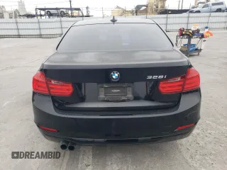 2013 BMW 3 Series 328i z VIN WBA3C1C55DF438319, wystawiony jako Copart lot #55293335 z przebiegiem 88 100 mil mil oraz Szkoda całkowita • Salvage title. Historia ofert i sprzedaży dostępna na DreamBid. Obrazek 6.