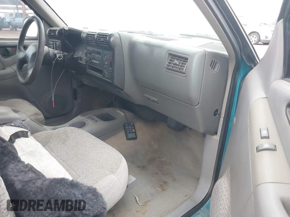 1994 Chevrolet S-10 LS with VIN 1GCCS19W4R8181235, listed as a IAAI auction lot 41710054 with 203,150 mi miles and . Bid and sale history available at DreamBid. Image 5.