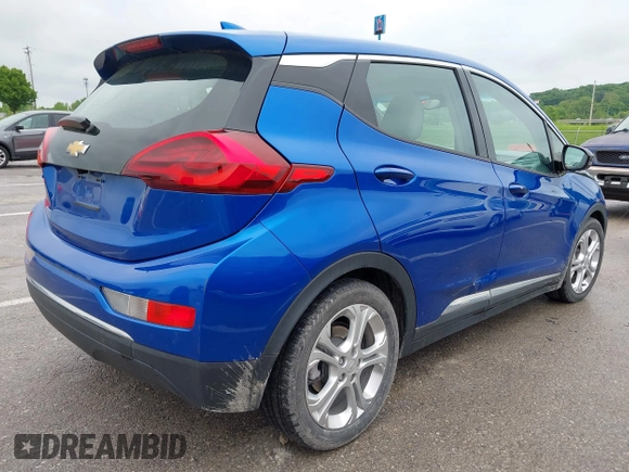 2020 Chevrolet Bolt EV LT z VIN 1G1FW6S0XL4145254, wystawiony jako IAAI lot #42255536 z przebiegiem 16 691 mil mil oraz . Historia ofert i sprzedaży dostępna na DreamBid. Obrazek 4.