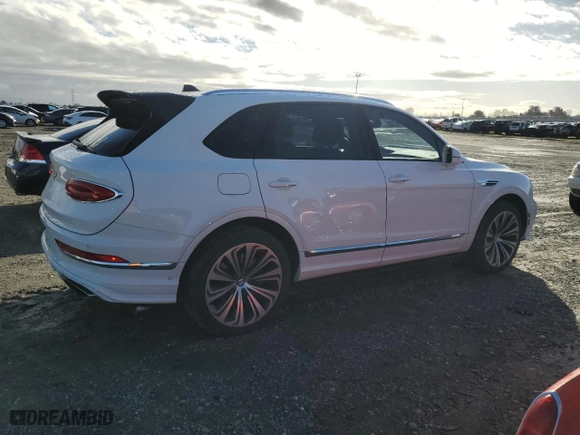 2022 Bentley Bentayga V8 with VIN SJAAM2ZVXNC012070, listed as a Copart auction lot 45564595 with NaN miles and Clean Title. Bid and sale history available at carsss.com. Image 3.