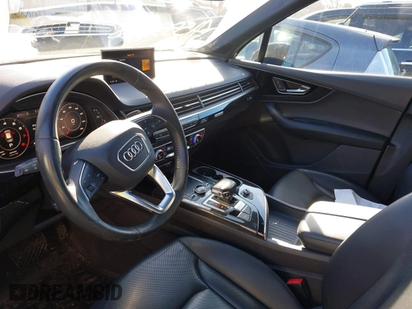 2019 Audi Q7 Prestige with VIN WA1VAAF70KD049749, listed as a IAAI auction lot 41553368 with 88,621 mi miles. Bid and sale history available at carsss.com. Image 5.