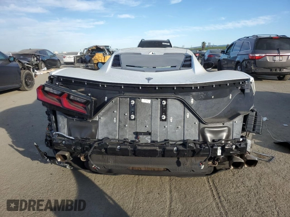 2024 Chevrolet Corvette 2LT z VIN 1G1YB2D45R5109763, wystawiony jako Copart lot #88015915 z przebiegiem 10 269 mil mil oraz Szkoda całkowita • Salvage title. Historia ofert i sprzedaży dostępna na DreamBid. Obrazek 6.