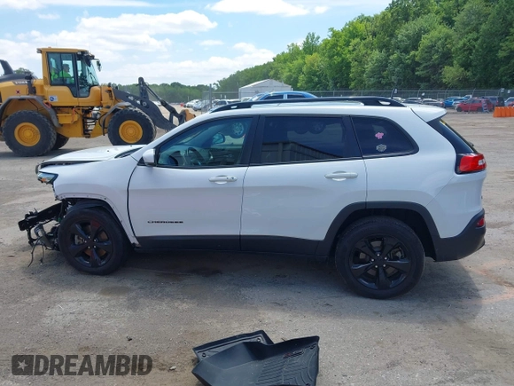 2018 Jeep Cherokee Limited with VIN 1C4PJMDX0JD514581, listed as a IAAI auction lot 42302202 with 34,133 mi miles and . Bid and sale history available at DreamBid. Image 14.
