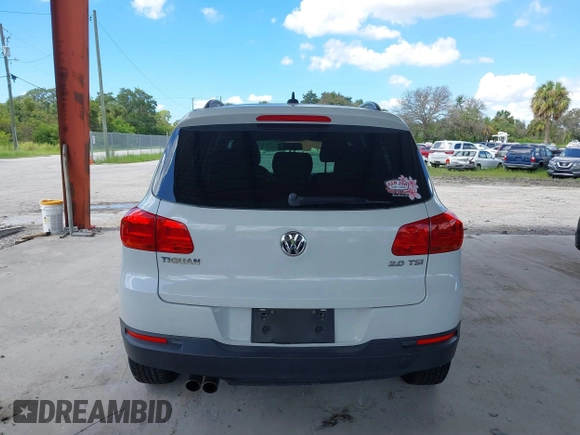 2015 Volkswagen Tiguan S z VIN WVGAV7AX5FW566666, wystawiony jako IAAI lot #40416569 z przebiegiem 76 846 mil mil oraz . Historia ofert i sprzedaży dostępna na DreamBid. Obrazek 16.