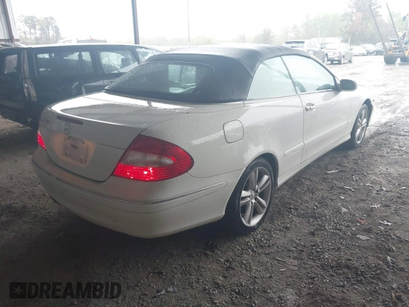 2007 Mercedes-Benz CLK 350 with VIN WDBTK56F07T082559, listed as a IAAI auction lot 42012047 with 76,513 mi miles and . Bid and sale history available at carsss.com. Image 4.