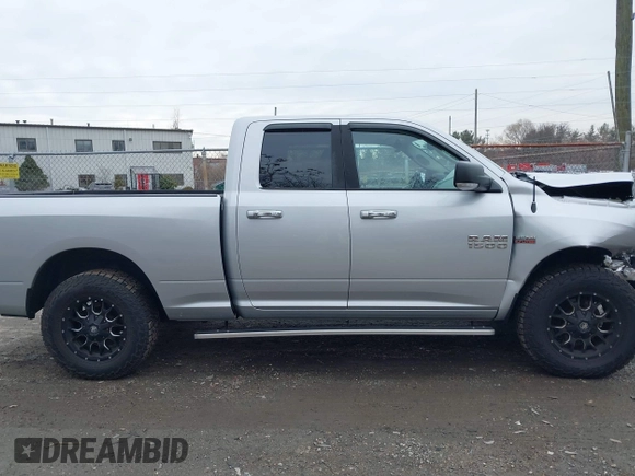 2015 Ram 1500 Big Horn z VIN 1C6RR7GT1FS537244, wystawiony jako IAAI lot #41283487 z przebiegiem 104 713 mil mil oraz . Historia ofert i sprzedaży dostępna na DreamBid. Obrazek 13.