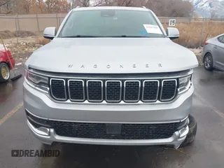 2022 Jeep Wagoneer Series II z VIN 1C4SJVBT4NS228475, wystawiony jako IAAI lot #41187180 z przebiegiem 87 875 mil mil oraz . Historia ofert i sprzedaży dostępna na DreamBid. Obrazek 12.