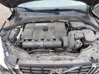 2011 Volvo XC60 3.2L with VIN YV4952DL5B2159593, listed as a IAAI auction lot 42035546 with 178,101 mi miles. Bid and sale history available at carsss.com. Image 10.