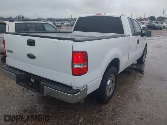 2005 Ford F-150 STX z VIN 1FTRX12W55KD20940, wystawiony jako IAAI lot #41552218 z przebiegiem 281 163 mil mil oraz . Historia ofert i sprzedaży dostępna na DreamBid. Obrazek 4.