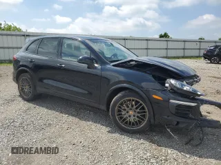2017 Porsche Cayenne z VIN WP1AA2A20HKA80248, wystawiony jako Copart lot #56482555 z przebiegiem Nie podano mil oraz Szkoda całkowita • Salvage title. Historia ofert i sprzedaży dostępna na DreamBid. Obrazek 4.