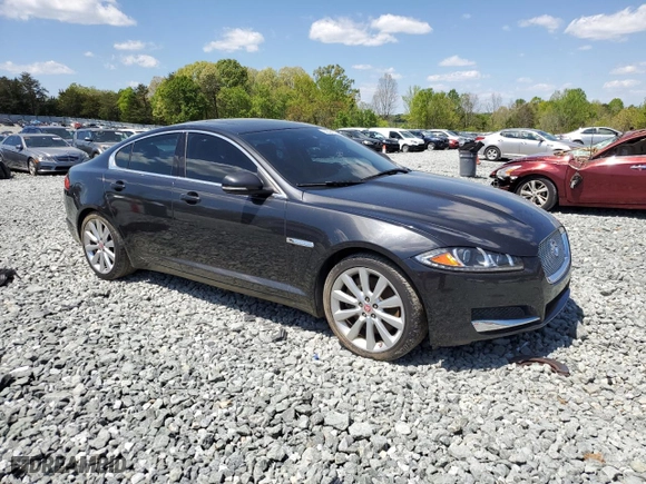2014 Jaguar XF V6 SC with VIN SAJWJ0EF4E8U32637, listed as a Copart auction lot 53524575 with 114,304 mi miles and Clean Title. Bid and sale history available at carsss.com. Image 4.