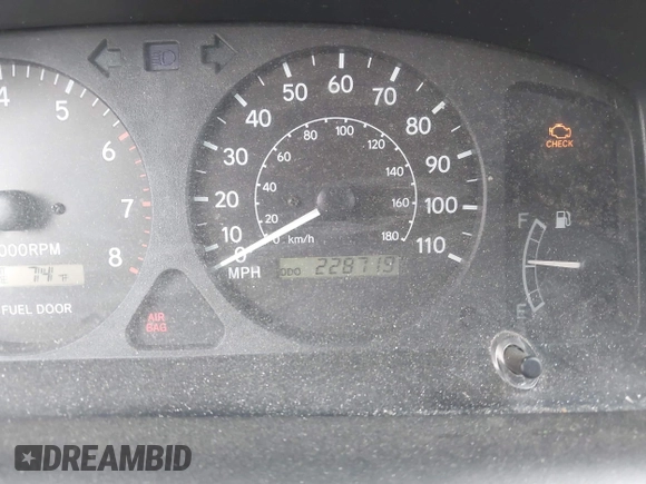1999 Chevrolet Prizm z VIN 1Y1SK5280XZ445777, wystawiony jako IAAI lot #42138329 z przebiegiem 228 719 mil mil oraz . Historia ofert i sprzedaży dostępna na DreamBid. Obrazek 15.