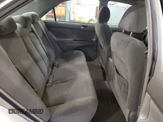 2005 Toyota Camry STD z VIN 4T1BE32K25U070332, wystawiony jako Copart lot #56934795 z przebiegiem 267 925 mil mil oraz Szkoda całkowita • Salvage title. Historia ofert i sprzedaży dostępna na DreamBid. Obrazek 10.