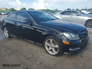 2015 Mercedes-Benz C-Class C 250 with VIN WDDGJ4HB0FG348914, listed as a Copart auction lot 68771984 with 90,403 mi miles and Clean Title. Bid and sale history available at carsss.com. Image 4.