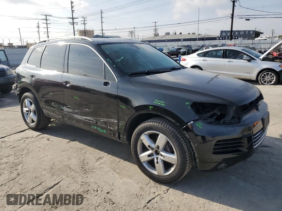 2012 Volkswagen Touareg Sport z VIN WVGEF9BP8CD008746, wystawiony jako Copart lot #45638945 z przebiegiem 138 945 mil mil oraz Szkoda całkowita • Salvage title. Historia ofert i sprzedaży dostępna na DreamBid. Obrazek 4.