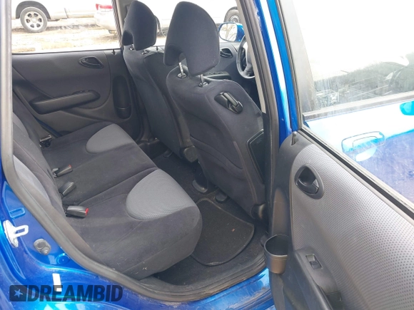 2007 Honda Fit Sport with VIN JHMGD38617S049394, listed as a IAAI auction lot 41962672 with 117,368 mi miles. Bid and sale history available at carsss.com. Image 8.