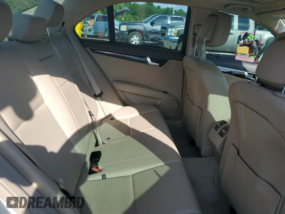 2012 Mercedes-Benz C 300 Sport с VIN WDDGF8BB9CA699384, выставлен на аукционе Copart как лот 62845925 с пробегом 121 796 миль миль и Списание • Salvage title. История ставок и продаж доступна на DreamBid. Изображение 10.