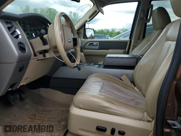 2011 Ford Expedition XLT z VIN 1FMJU1H55BEF34210, wystawiony jako Copart lot #54511145 z przebiegiem 153 695 mil mil oraz Czysty tytuł • Clean title. Historia ofert i sprzedaży dostępna na DreamBid. Obrazek 7.