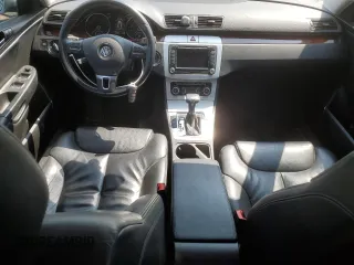 2010 Volkswagen Passat z VIN WVWTK9AN8AE164834, wystawiony jako Copart lot #63786954 z przebiegiem 196 179 mil mil oraz Szkody całkowita. Historia ofert i sprzedaży dostępna na DreamBid. Obrazek 8.