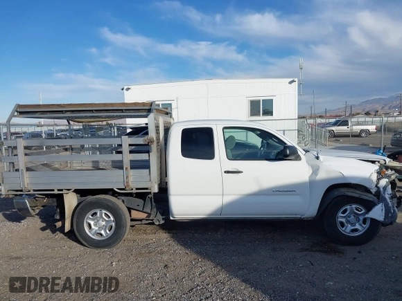 2006 Toyota Tacoma z VIN 5TETX22N46Z290264, wystawiony jako IAAI lot #41355676 z przebiegiem 359 050 mil mil oraz . Historia ofert i sprzedaży dostępna na DreamBid. Obrazek 14.