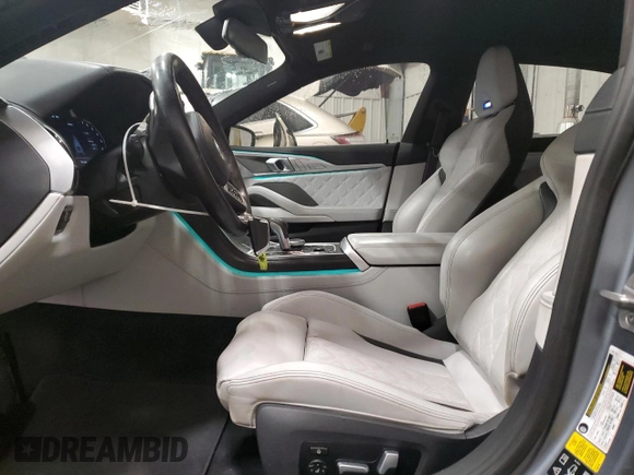 2022 BMW M8 Competition z VIN WBSGV0C02NCH36032, wystawiony jako Copart lot #45772865 z przebiegiem 33 647 mil mil oraz Szkoda całkowita • Salvage title. Historia ofert i sprzedaży dostępna na DreamBid. Obrazek 7.