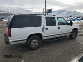 1997 GMC Suburban with VIN 3GKFK16RXVG501646, listed as a Copart auction lot 45849265 with 301,974 mi miles and Clean Title. Bid and sale history available at carsss.com. Image 3.