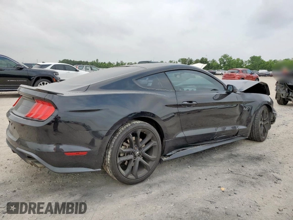 2019 Ford Mustang GT z VIN 1FA6P8CF6K5152848, wystawiony jako Copart lot #57571295 z przebiegiem 57 395 mil mil oraz Szkody całkowita. Historia ofert i sprzedaży dostępna na DreamBid. Obrazek 3.
