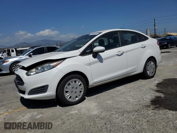 2016 Ford Fiesta S z VIN 3FADP4AJ4GM199899, wystawiony jako Copart lot #57304405 z przebiegiem 84 785 mil mil oraz Czysty tytuł • Clean title. Historia ofert i sprzedaży dostępna na DreamBid. Obrazek 1.