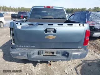 2007 Chevrolet Silverado 1500 LTZ with VIN 2GCEK13M471515148, listed as a IAAI auction lot 41414437 with 220,000 mi miles. Bid and sale history available at carsss.com. Image 17.