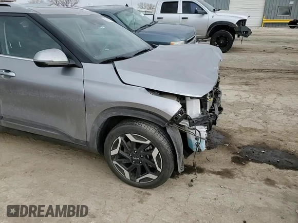 2024 Kia Seltos SX z VIN KNDETCA70R7489997, wystawiony jako Copart lot #49545375 z przebiegiem 25 457 mil mil oraz Szkoda całkowita • Salvage title. Historia ofert i sprzedaży dostępna na DreamBid. Obrazek 11.