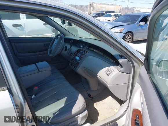 2000 Toyota Avalon XL with VIN 4T1BF28B3YU091810, listed as a IAAI auction lot 41666963 with 130,835 mi miles and . Bid and sale history available at DreamBid. Image 5.