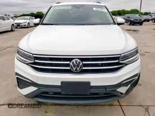 2024 Volkswagen Tiguan S with VIN 3VVRB7AX4RM026540, listed as a Copart auction lot 55816075 with 5,500 mi miles and Salvage title. Bid and sale history available at DreamBid. Image 5.
