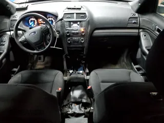 2019 Ford Police Interceptor Utility z VIN 1FM5K8AT1KGB15722, wystawiony jako Copart lot #55945175 z przebiegiem 100 512 mil mil oraz Czysty tytuł • Clean title. Historia ofert i sprzedaży dostępna na DreamBid. Obrazek 8.
