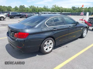 2013 BMW 5 Series 528i xDrive z VIN WBAXH5C54DDW15982, wystawiony jako IAAI lot #42340840 z przebiegiem 102 200 mil mil oraz . Historia ofert i sprzedaży dostępna na DreamBid. Obrazek 4.