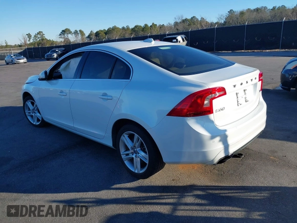 2015 Volvo S60 T5 Drive-E Premier Plus with VIN YV140MFC6F1314534, listed as a IAAI auction lot 41348374 with 81,235 mi miles. Bid and sale history available at carsss.com. Image 3.
