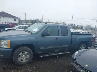 2011 Chevrolet Silverado 1500 LT with VIN 1GCRCSE0XBZ269267, listed as a IAAI auction lot 41887946 with 88,439 mi miles. Bid and sale history available at carsss.com. Image 15.