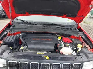 2020 Jeep Renegade Latitude with VIN ZACNJABB4LPL57474, listed as a IAAI auction lot 40393154 with 31,747 mi miles. Bid and sale history available at carsss.com. Image 10.