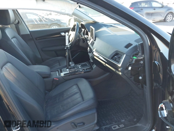 2019 Audi Q5 Premium Plus with VIN WA1BNAFY7K2107397, listed as a IAAI auction lot 41453991 with 60,883 mi miles. Bid and sale history available at carsss.com. Image 5.