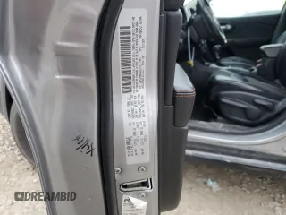 2017 Jeep Cherokee Trailhawk L Plus z VIN 1C4PJMBB6HW519113, wystawiony jako Copart lot #88548615 z przebiegiem 80 881 mil mil oraz Szkoda całkowita • Salvage title. Historia ofert i sprzedaży dostępna na DreamBid. Obrazek 14.