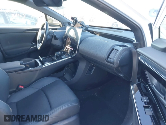 2023 Toyota bZ4X XLE z VIN JTMABACA5PA035744, wystawiony jako IAAI lot #41264742 z przebiegiem 27 792 mil mil oraz . Historia ofert i sprzedaży dostępna na DreamBid. Obrazek 5.
