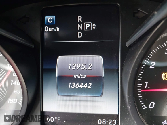 2015 Mercedes-Benz C-Class C 300 Luxury with VIN 55SWF4KB5FU020462, listed as a IAAI auction lot 40770678 with 136,442 mi miles. Bid and sale history available at carsss.com. Image 15.
