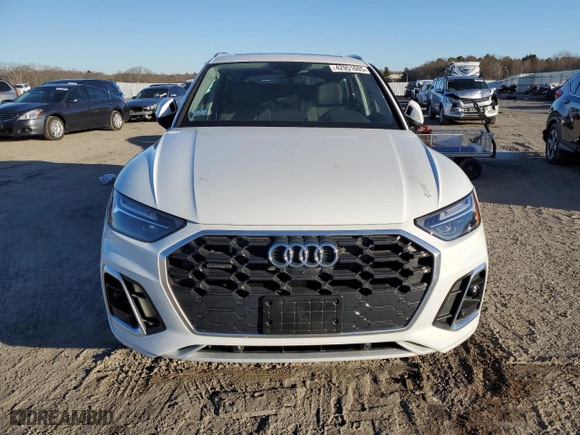 2024 Audi Q5 S line Premium Plus with VIN WA1E2AFY9R2050393, listed as a Copart auction lot 42951605 with 0 mi miles and Salvage Title. Bid and sale history available at carsss.com. Image 5.