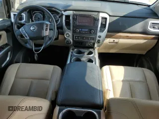 2018 Nissan Titan SV z VIN 1N6AA1E57JN526185, wystawiony jako Copart lot #53909425 z przebiegiem 65 499 mil mil oraz Czysty tytuł • Clean title. Historia ofert i sprzedaży dostępna na DreamBid. Obrazek 8.
