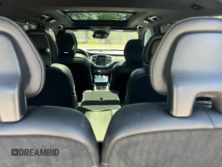 2019 Volvo XC90 R-Design z VIN YV4A22PM9K1440828, wystawiony jako Copart lot #58994785 z przebiegiem 153 481 mil mil oraz Czysty tytuł • Clean title. Historia ofert i sprzedaży dostępna na DreamBid. Obrazek 10.