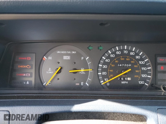 1990 Toyota Camry z VIN 4T1SV24E0LU137556, wystawiony jako Copart lot #84628404 z przebiegiem 247 203 mil mil oraz Czysty tytuł • Clean title. Historia ofert i sprzedaży dostępna na DreamBid. Obrazek 9.