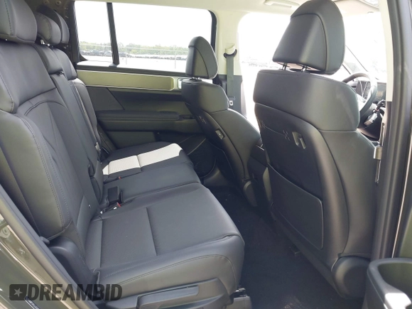 2025 Hyundai Santa Fe SEL z VIN 5NMP24GL6SH108447, wystawiony jako IAAI lot #42170601 z przebiegiem 610 mil mil oraz . Historia ofert i sprzedaży dostępna na DreamBid. Obrazek 8.
