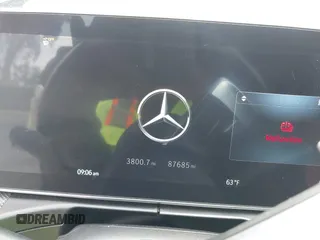 2023 Mercedes-Benz C 300 z VIN W1KAF4GB8PR136695, wystawiony jako IAAI lot #42115857 z przebiegiem 87 685 mil mil oraz . Historia ofert i sprzedaży dostępna na DreamBid. Obrazek 7.