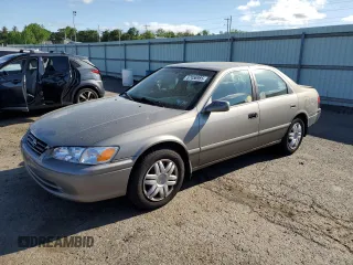 2000 Toyota Camry CE z VIN 4T1BG22K0YU692937, wystawiony jako Copart lot #57456985 z przebiegiem 116 617 mil mil oraz Szkoda całkowita • Salvage title. Historia ofert i sprzedaży dostępna na DreamBid. Obrazek 1.